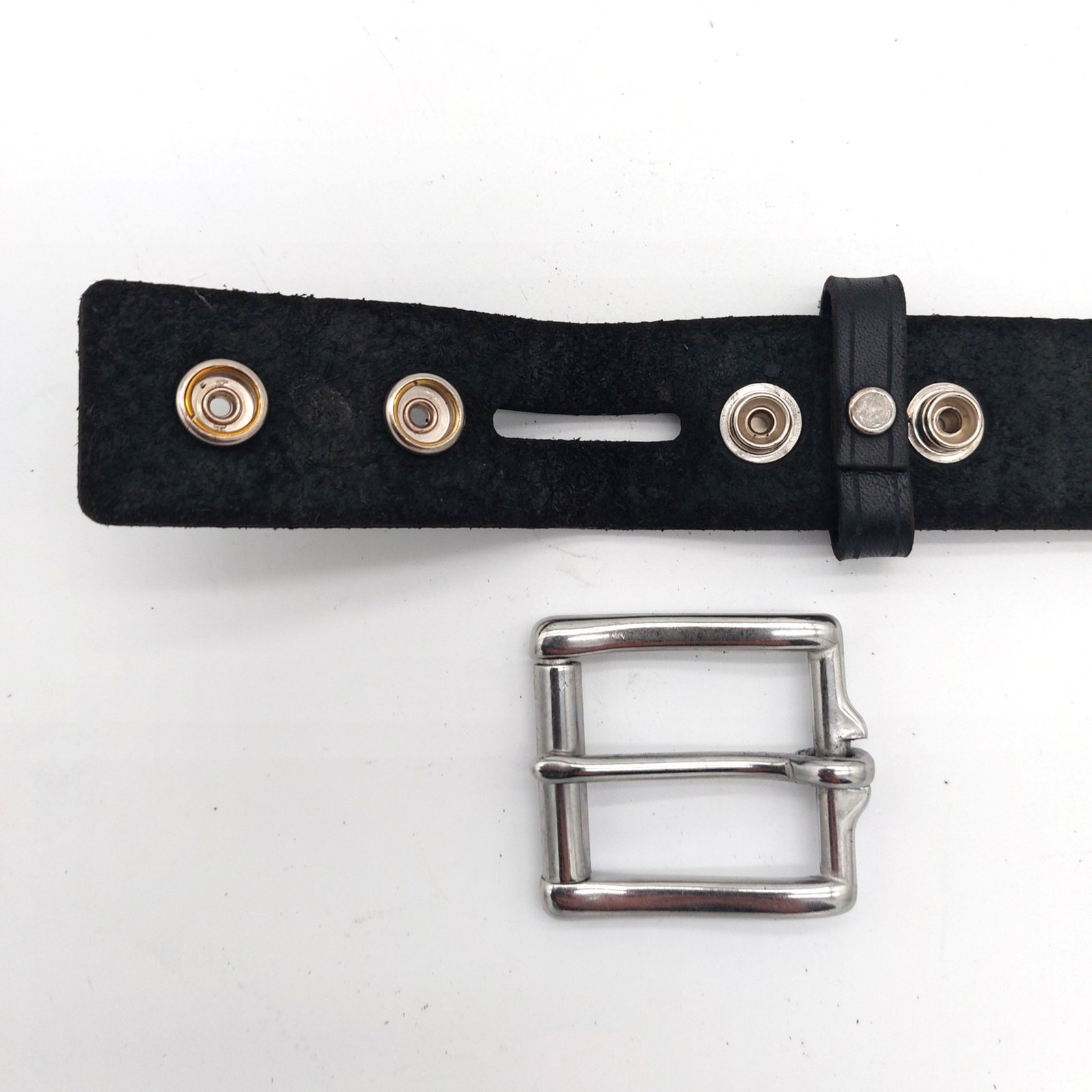 Disassembled view of Large Snaps